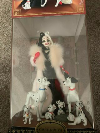 Disney Cruella De Vil And Dalmatians Doll Set - Disney Designer Folktale Series