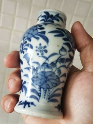 Old Chinese Kangxi blue & white porcelain vase Handpainted Porcelain QING 2