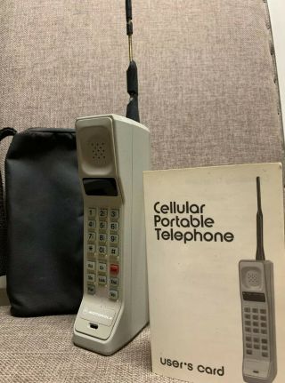 Vintage Motorola Dynatac Cellular Portable Phone (brick Phone) 1988