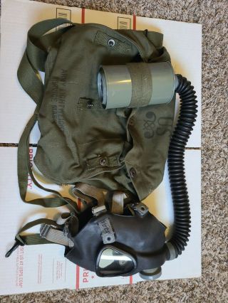 Vintage Wwii U.  S.  Military Army Lightweight Service Gas Mask With Case