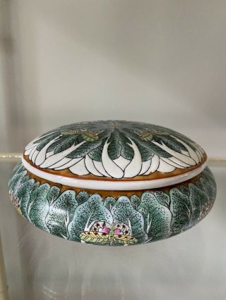 Chinese Chinoiserie Porcelain Lidded Box Jar Bok Choy Famille Verte Butterfly