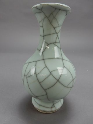 Gorgeous Chinese Ge Yao Crackle Glazed Celadon Vase.  6.  5 Inches