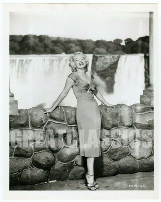 Marilyn Monroe Niagara 1953 Vintage Photograph