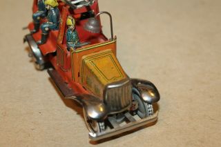 VINTAGE 1920 ' s TIN LITHOGRAPH WIND UP PENNY TOY FIRE TRUCK with FIVE FIREMEN 3