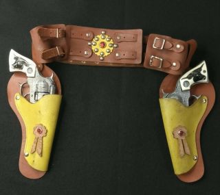 Vintage Six Shooter Hubley Texan Jr Toy Cap Guns Studded Leather Double Holsters