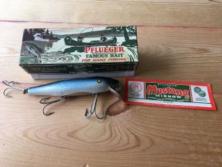 Vintage Pflueger Mustang Wooden Fishing Lure