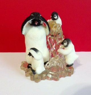 Hamilton Peek - A - Boo Polar Playmates Artic Escapades Penguin Figurine
