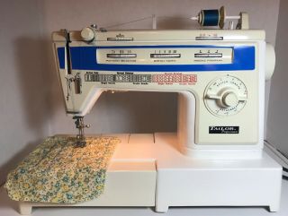 Tailor Professional Vintage Sewing Machine Model 834,