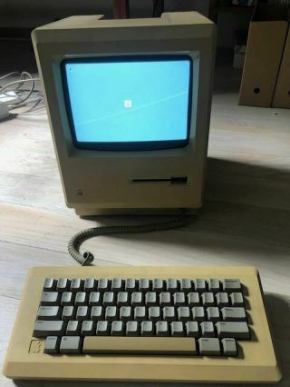 Vintage Apple Macintosh 512k Computer - M0001w