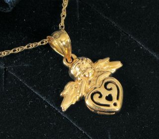 Vintage Designer Signed 14k Yellow Gold Cupid Cherub Heart Necklace