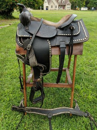 Vintage 15 " Western Saddle With 2 Matching Breast Collars