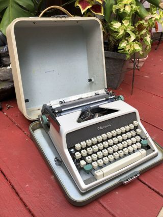 Vintage Olympia De Luxe Portable Typewriter W/case Western Germany