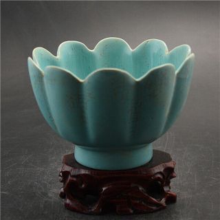 China Antique Porcelain Song Ru Kiln Celeste Glaze Lotus Decoration Teabowl Cup
