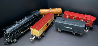 Vintage Lionel Train Set Late 1940’s Early 1950’s.  Engine,  Four Cars.
