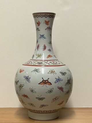 17” (h) Chinese Antique Qing Famille Rose Butterfly Porcelain Vase