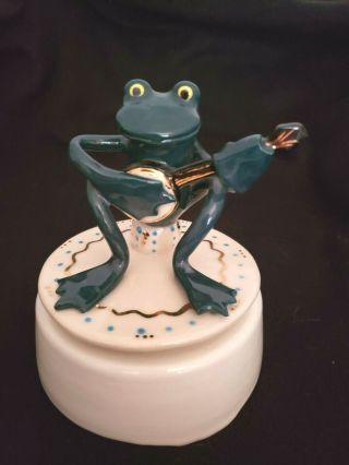Vintage Sankyo Frog & Banjo Music Box Plays " Zippedee Do Da "