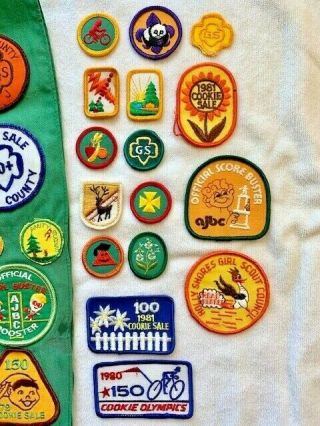 Vintage Girl Scouts Sash with 7 Pins & 53 Patches - 16 are Patches 3