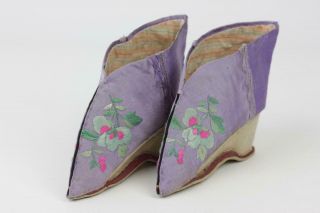 Chinese Lotus Shoes Embroidered Silk For Bound Feet Lilac Colour With Flowers