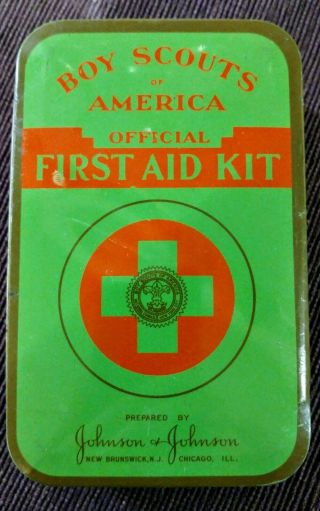 1942 Boys Scout J&j First Aid Kit W/contents.  Tin Is In Cond.
