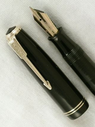 Vintage 1946 Classic Black & Gold Parker Vacumatic Fountain Pen Restored