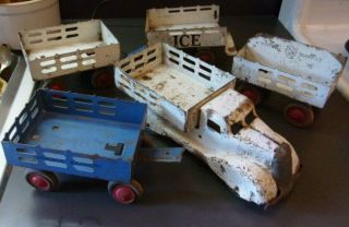 Vintage Marx Truck With 4 Wagons Pressed Steel Toy