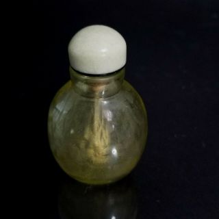Chinese Carved Rock Crystal Snuff Bottle 2
