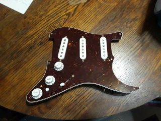 Loaded Stratocaster Pickguard Fender Vintage Noiseless Pickups