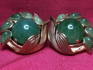 Vintage Trifari Jewels Of India Jade Color Clip Earrings Gold Tone 3184