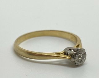 A Sweet Vintage Ladies 18ct Gold Illusion Set Diamond Solitaire Ring Size O 2.  2g