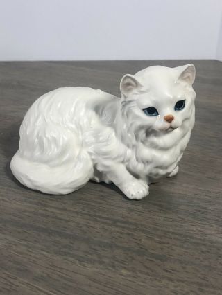 Vintage Persian Japan Cat Kitten Figurine Statue Blue Eyes (423)