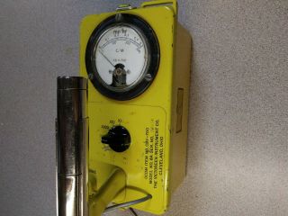 Vintage Victoreen Instrument Co.  Cdv - 700 Model No.  6a Geiger Counter