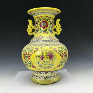 Exquisite Rare China Painting Fine Pattern&flower Ceramics Vase Qianlong Mark.