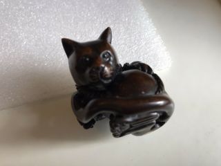 Antique Japanese Hand Carved Wooden Netsuke (根付) Cat Plays With Rope.  Signed.  Rare