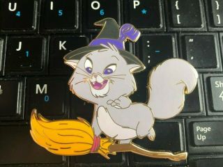 Disney Cats On Brooms Halloween Yzma Pin Le300