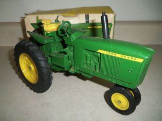 JOHN DEERE 3020 TRACTOR w/BOX ERTL Vintage Farm Toys JD 3