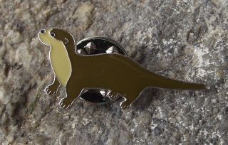 North American Otter Brooch Aquatic Furry Cute Mammal Protection Pin Badge