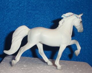 Breyer " Show Stoppers " Light Grey " Tennessee Walking Horse " Model 5980