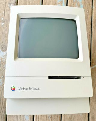 Apple Macintosh Classic Model M1420 Vintage 1991 Computer Turns On
