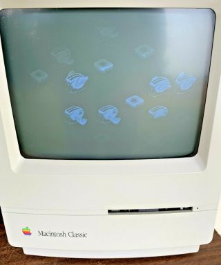 Apple Macintosh Classic Model M1420 Vintage 1991 Computer TURNS ON 2