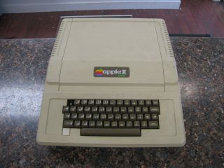 Vintage 1979 Apple Ii Plus Computer A2s1016 - Made In Usa -