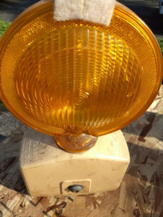Dietz Vintage Amber Construction & Safety Barricade Warning Light 3