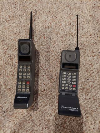 Vintage Motorola Brick Phone - F09lfd8438ag & Motorola Flip Phone - F09hld8415bg