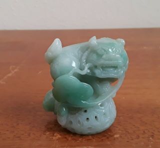 VINTAGE CHINESE CARVED GREEN JADE FOO DOG LION WITH STAND 2