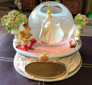 Vintage Disney Cinderella Snow Globe Music Box Rare 1991 Deck The Halls