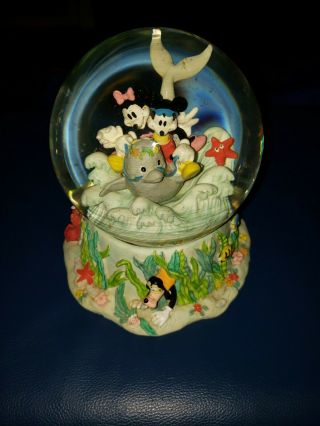 Rare Disney Mickey And Minnie Mouse 3d Relief Musical Glitter Snow Globe
