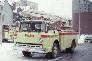 Boston Ma W - 39 1972 Ford C Maxim Telesqurt - Fire Apparatus Slide