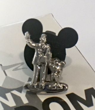 Tiny Kingdom D23 Lr Disney Pin Mickey Mouse & Walt Partners Statue Disneyland.