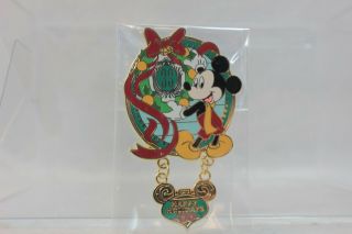 Disney Disneyland Dlr Club 33 Pin Mickey Mouse Happy Holidays Christmas Wreath