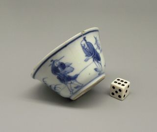 Antique 18thc Chinese Kangxi Blue & White Porcelain Tea Bowl (b)
