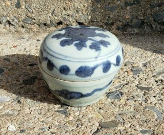 Chinese Ming Dynasty Porcelain Box - Blue & White